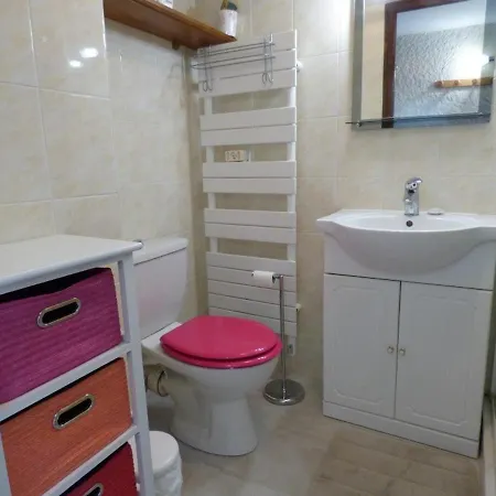 2 Pieces Confortable Avec Balcon, 6 Personnes - - Fr-1-458-126 رون - ألب
